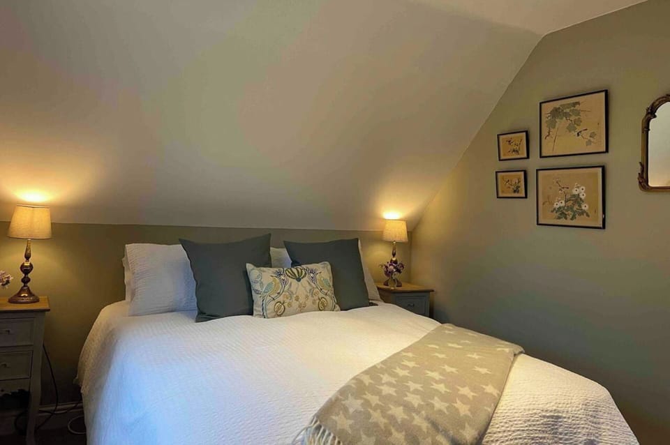 Cosy Rural Retreat, Sleeps 3 & Petfriendly House in England