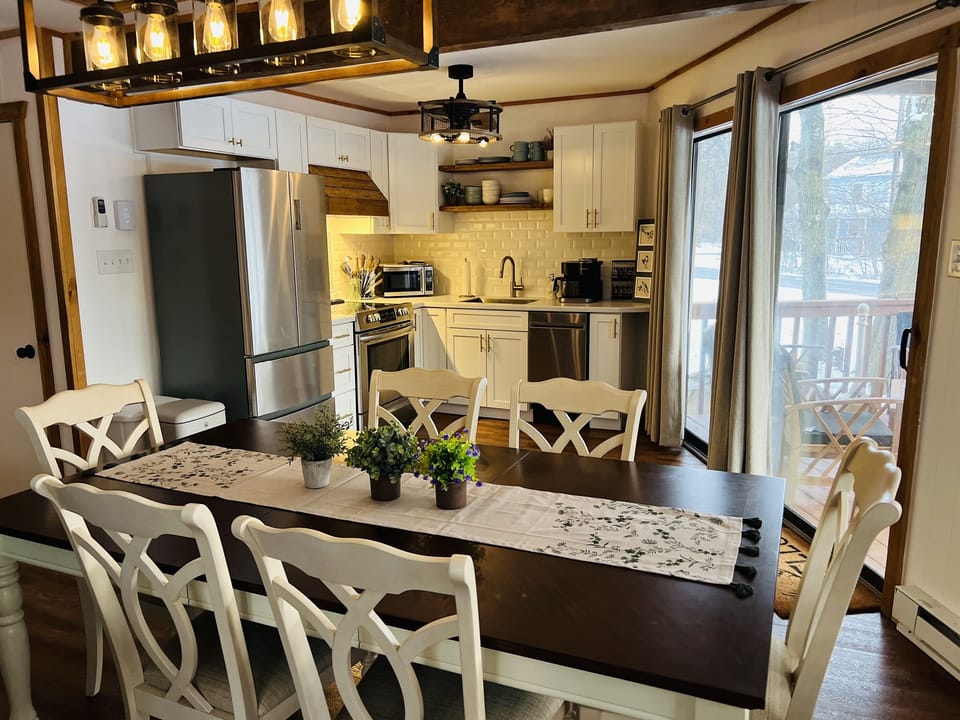 "The layout of the place is well thought out, the living areas are comfy and spacious and the kitchen is well equipped."   Olivier, February 2022