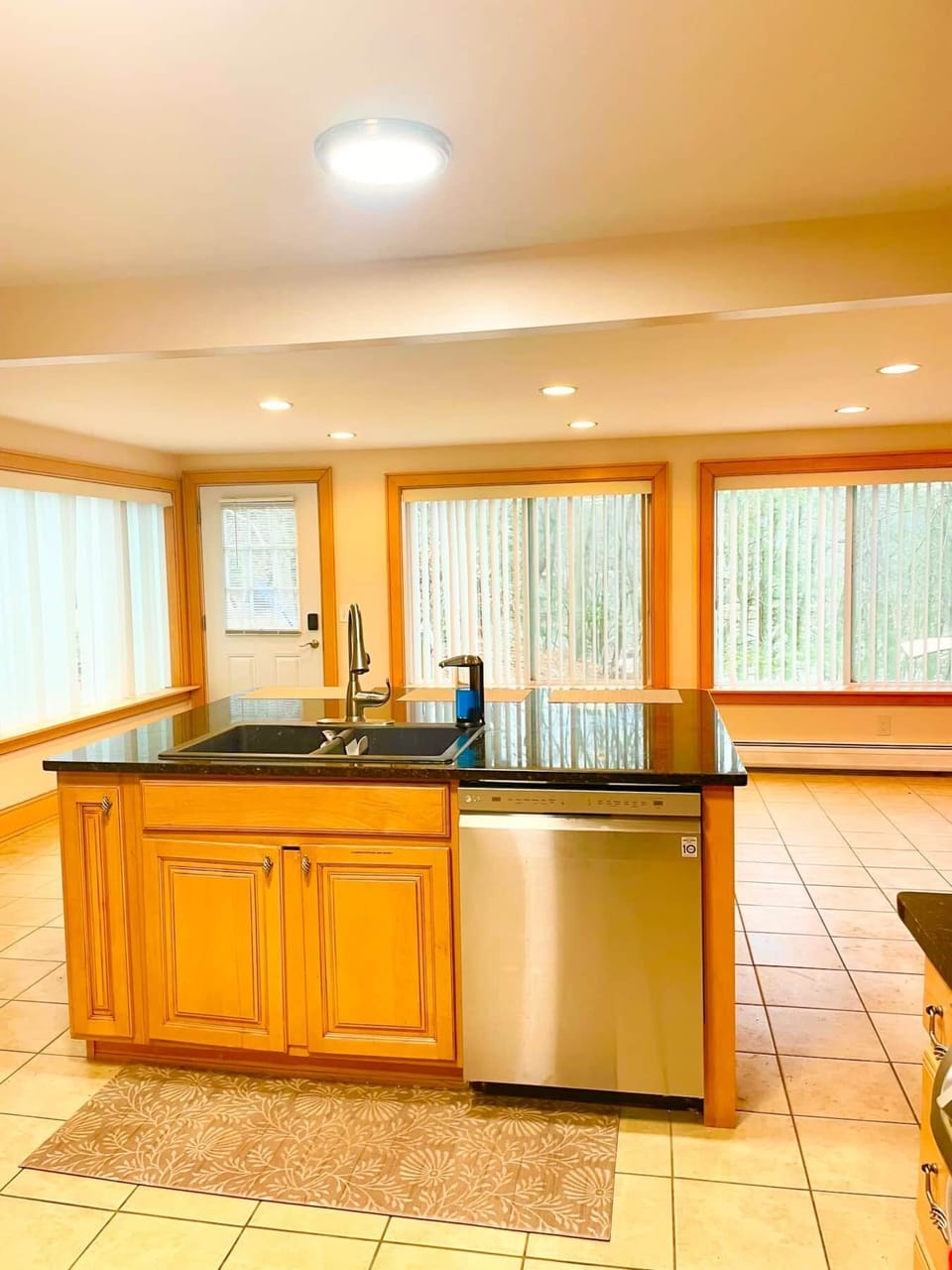 Kitchen Area (1)