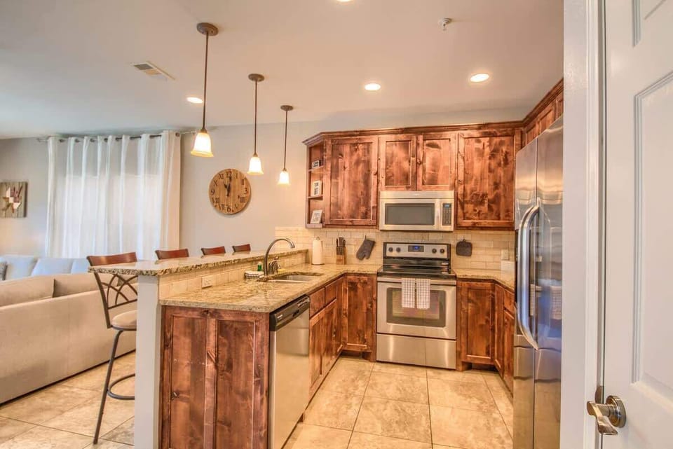 Gorgeous kitchen area fully stocked including toaster, blender and more!
