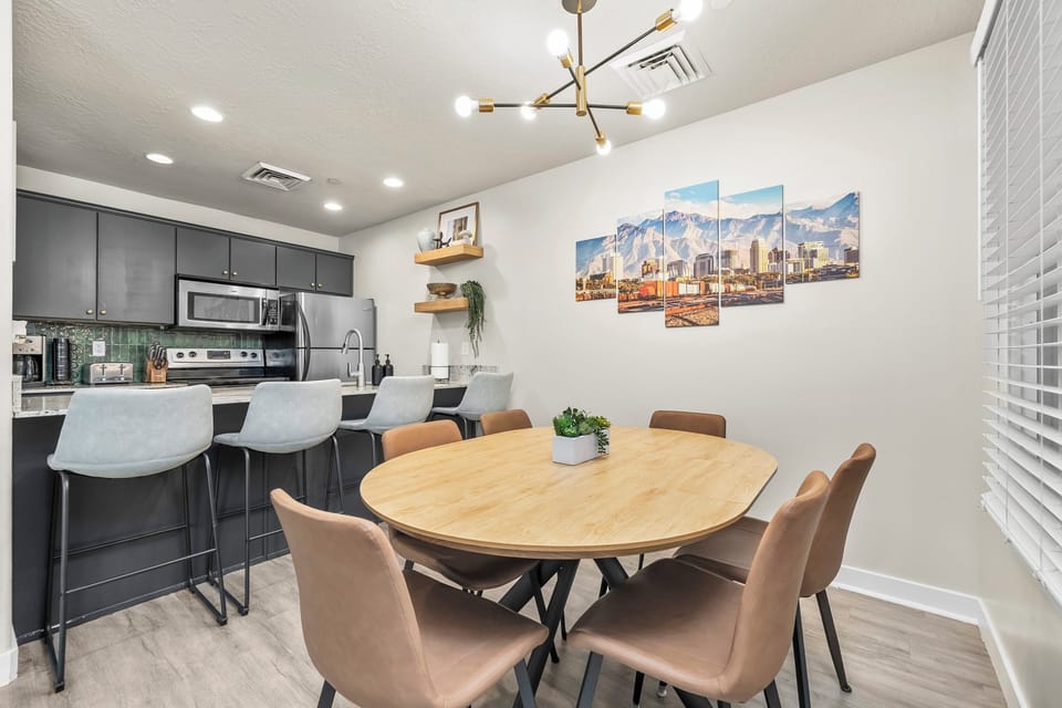 Brand new dining table and chairs for 6!