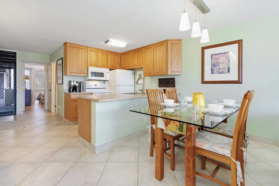 Kitchen and Dining area perfect for eating in. Plenty of room for everyone to feel comfortable and enjoy a meal.