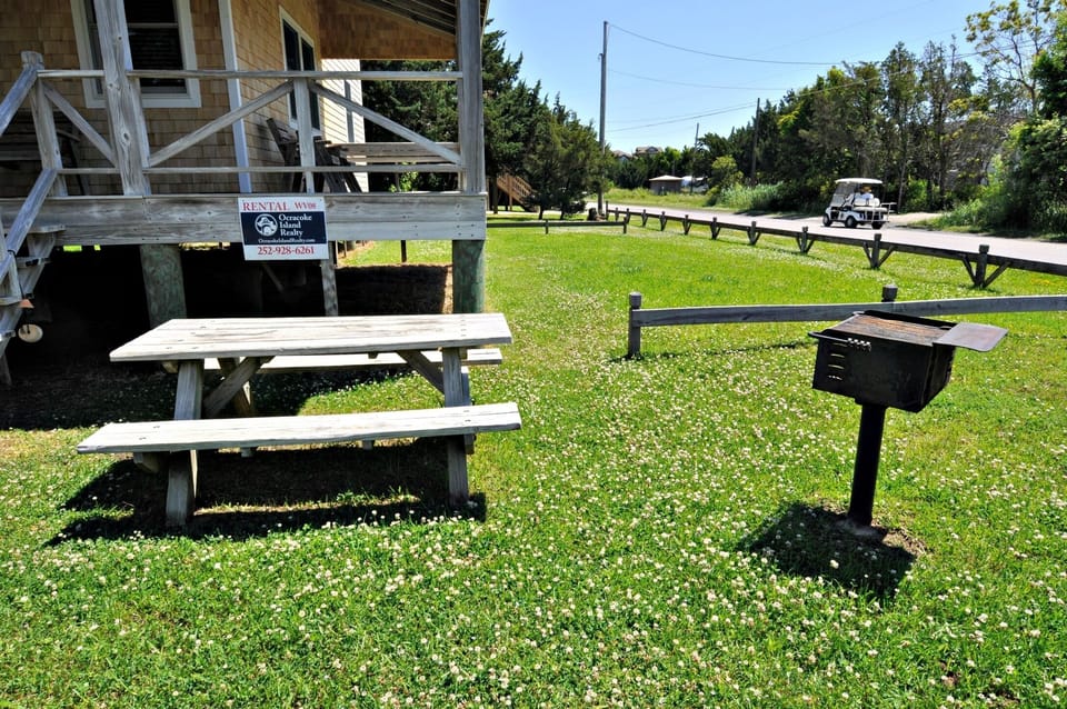 Park Style Charcoal Grill and Picnic Table