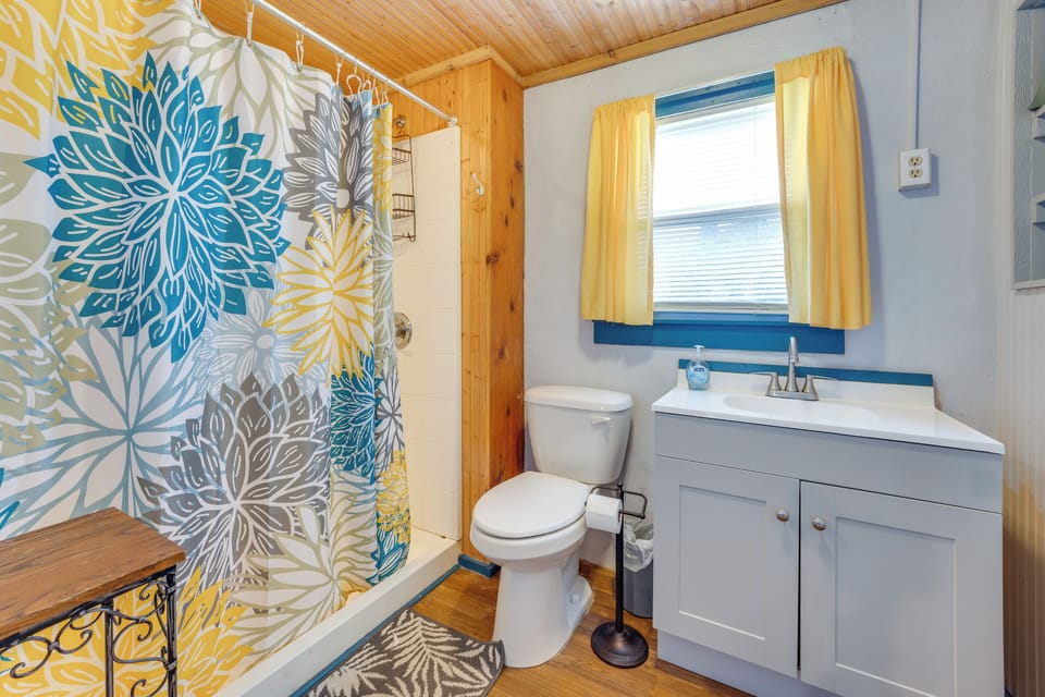 Full Bathroom