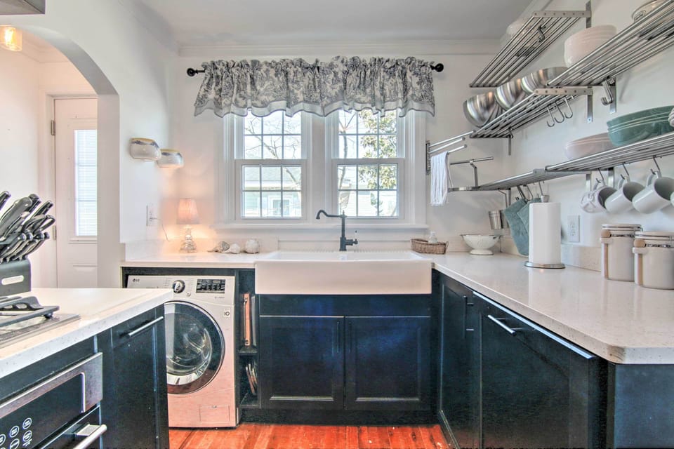 Fully Equipped Kitchen | In-Unit Laundry