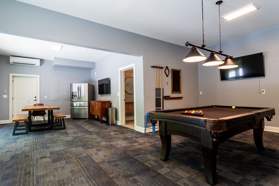 Billiard Room with multiple arcade games!