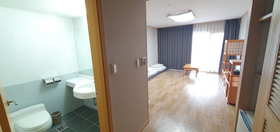 Korean Style Ondol | Individually decorated, individually furnished, free WiFi, bed sheets