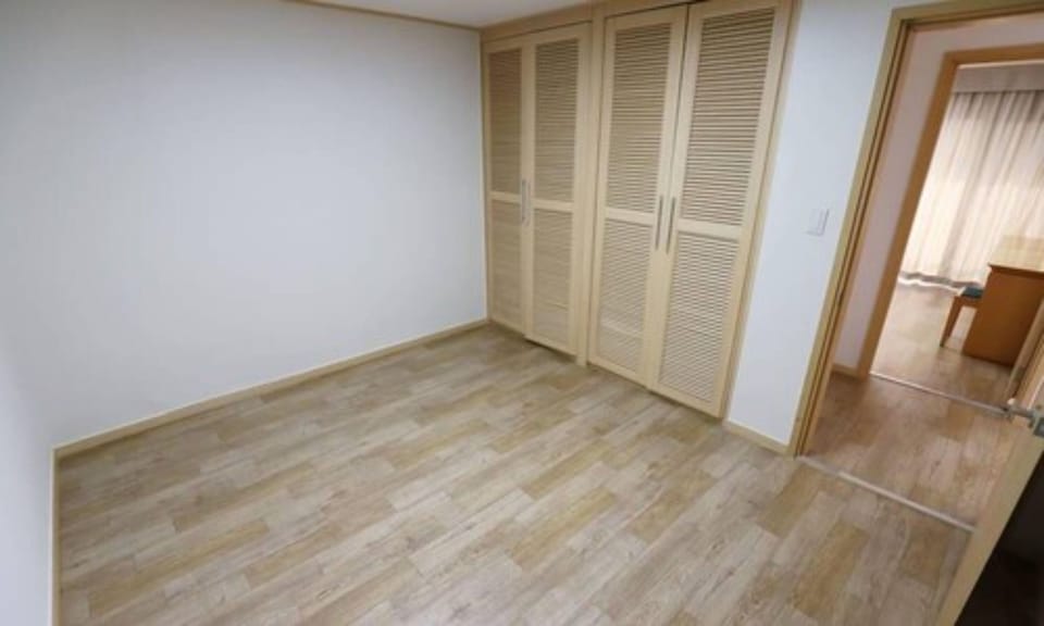 Family Suite | Individually decorated, individually furnished, free WiFi, bed sheets
