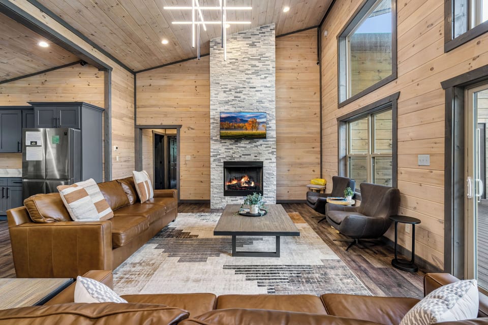 Spacious Living Room with Fireplace & Large HDTV