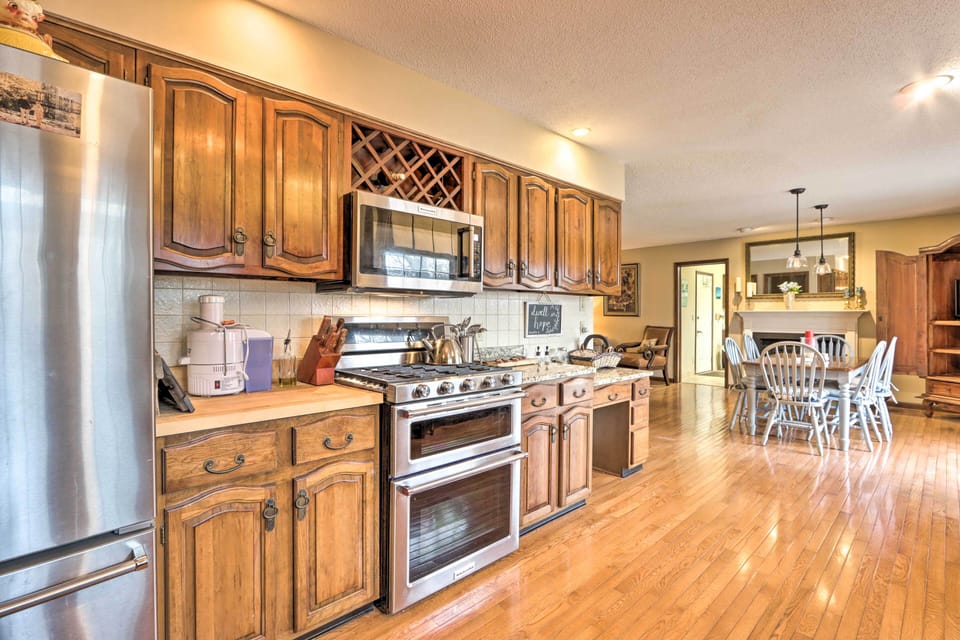 Kitchen | Coffee Maker | Blender | Toaster | Crockpot