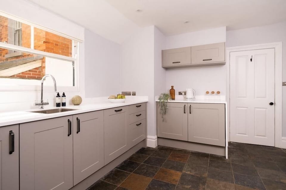 Kitchen at Crooklets House, Bude, Cornwall, self catering with Beach Retreats.