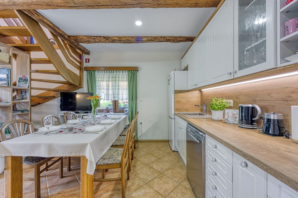 Family House, Multiple Bedrooms, Mountainside (Merry's Spa & Relax House) | Private kitchen | Fridge, microwave, oven, stovetop