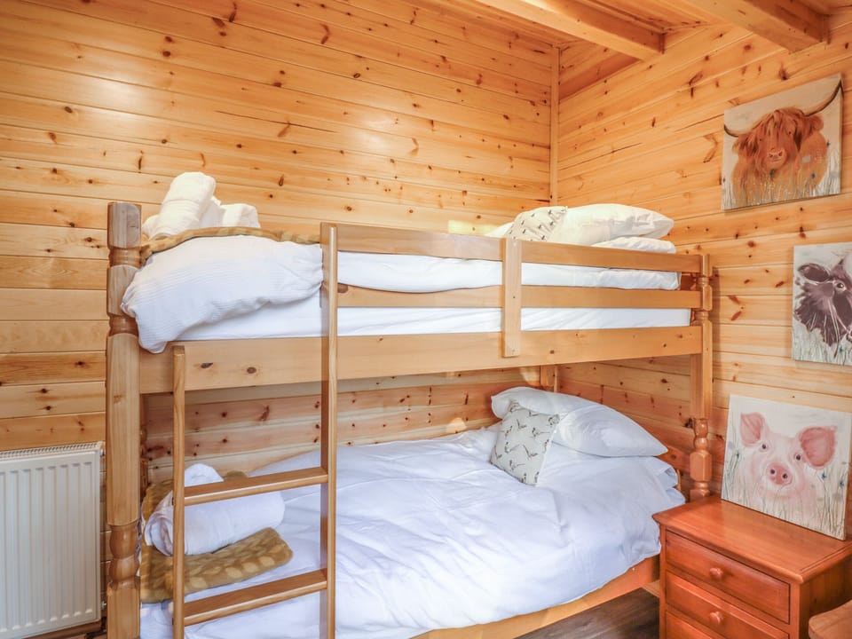 Cottage | 2 bedrooms, individually decorated, individually furnished, free WiFi