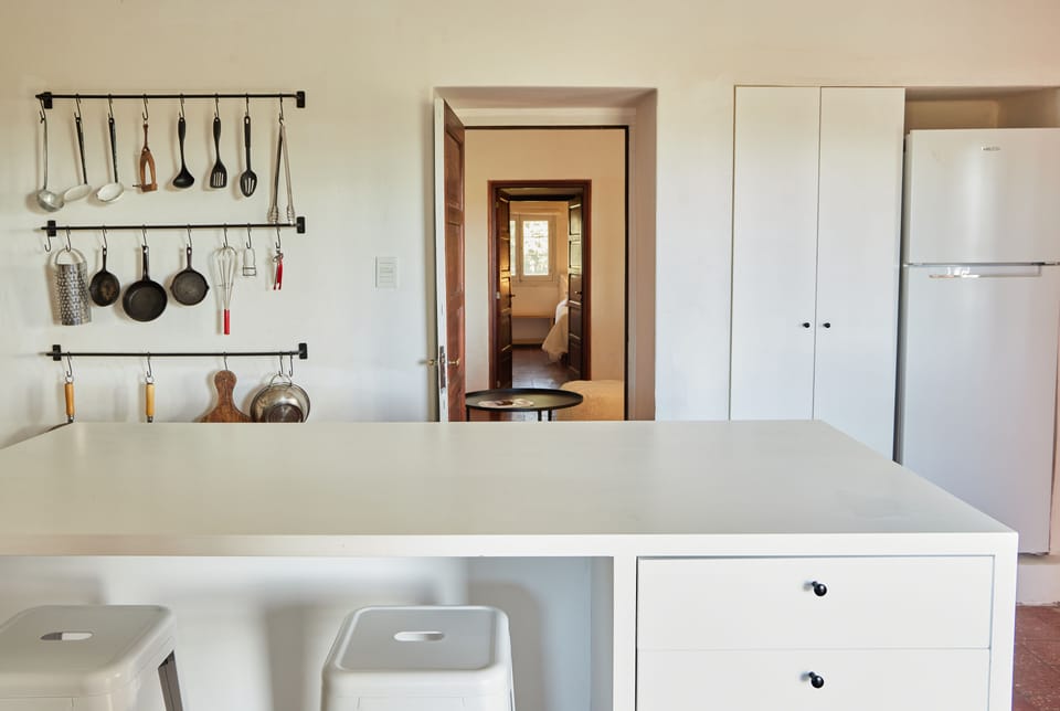 Cottage | Private kitchen | Full-size fridge, microwave, oven, coffee/tea maker