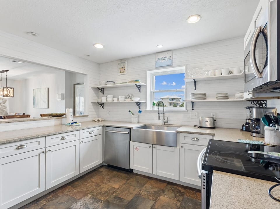 Fully Equipped Kitchen - Stainless Steel Appliances - First Floor