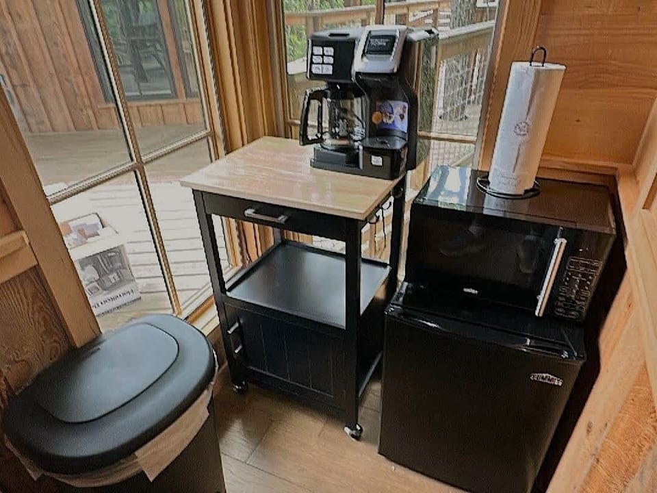 Mini-Fridge & Coffee Maker