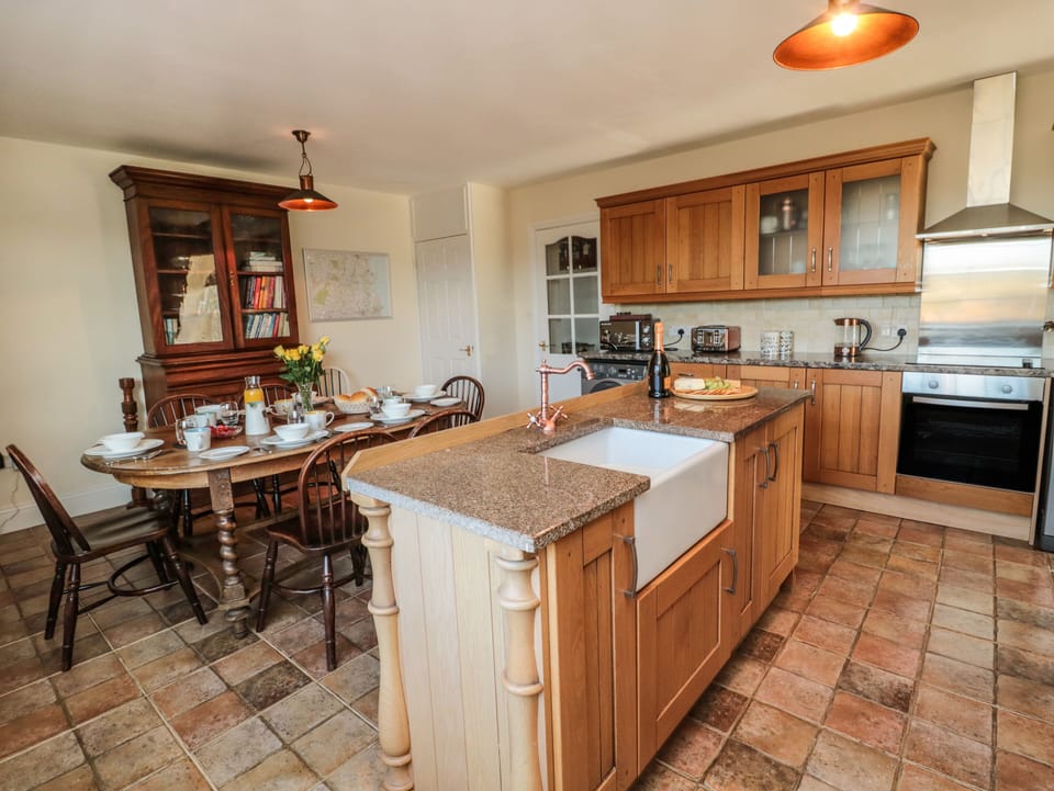 Cottage | Interior