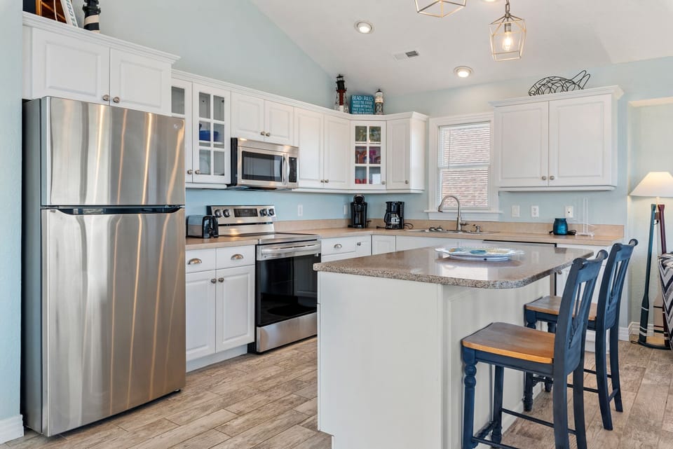 HK29: Beachin' Up With The Jones's | Top Level Kitchen