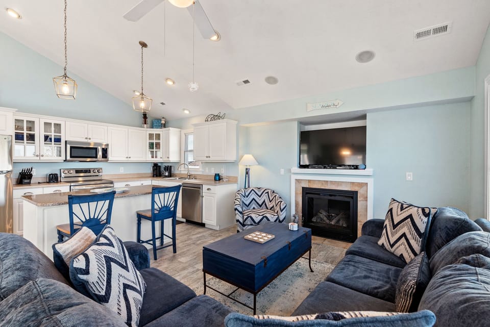 HK29: Beachin' Up With The Jones's | Top Level Living Area - Fireplace Not Available For Guest Use