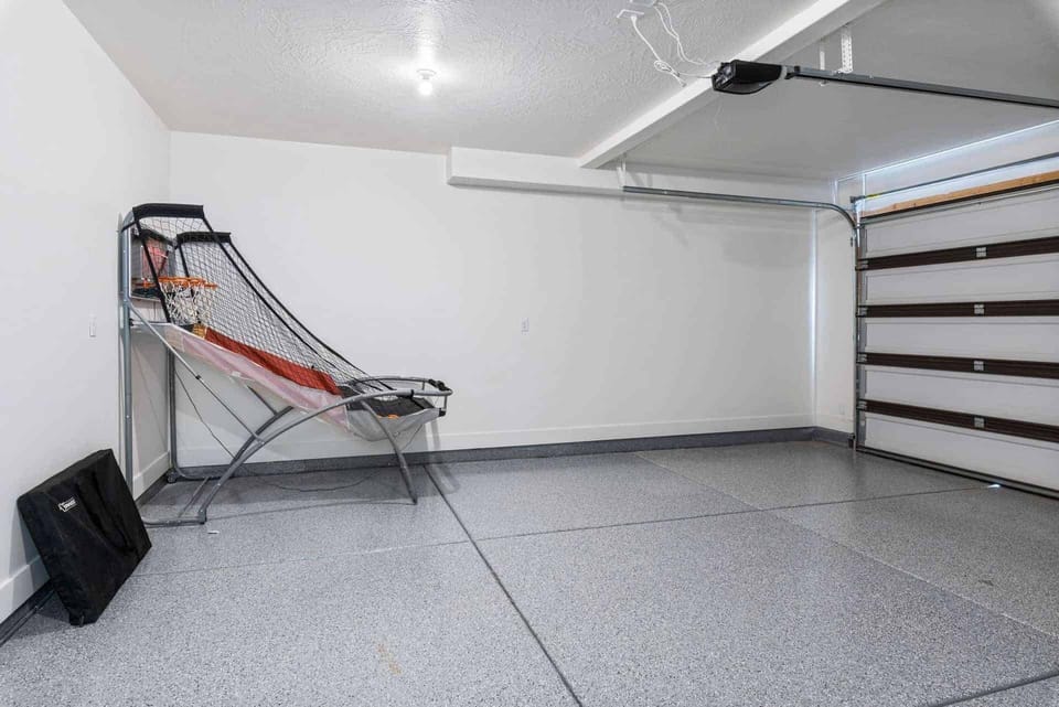 Garage / Basketball Game