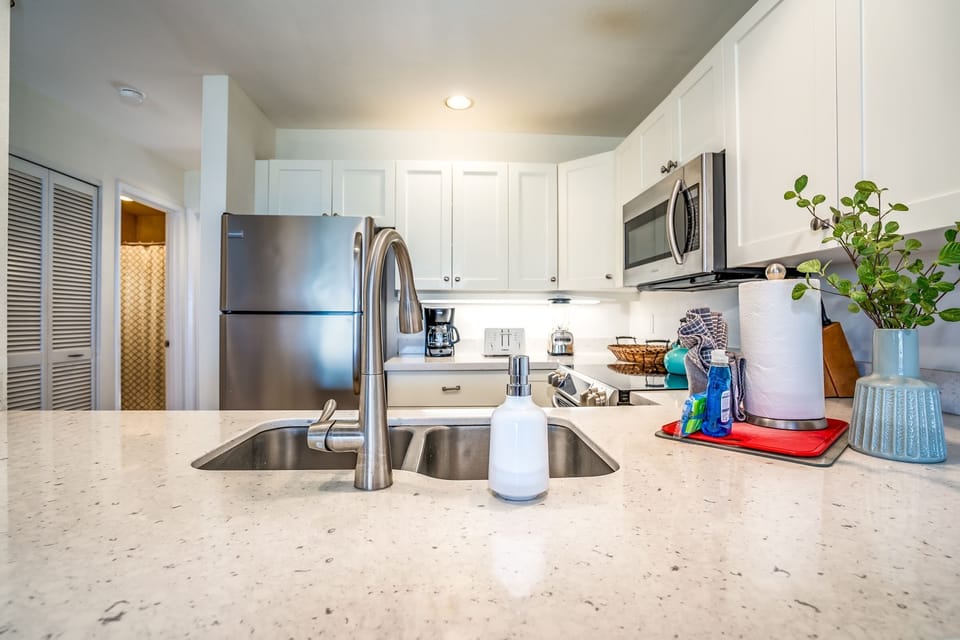 Well maintained kitchen space!