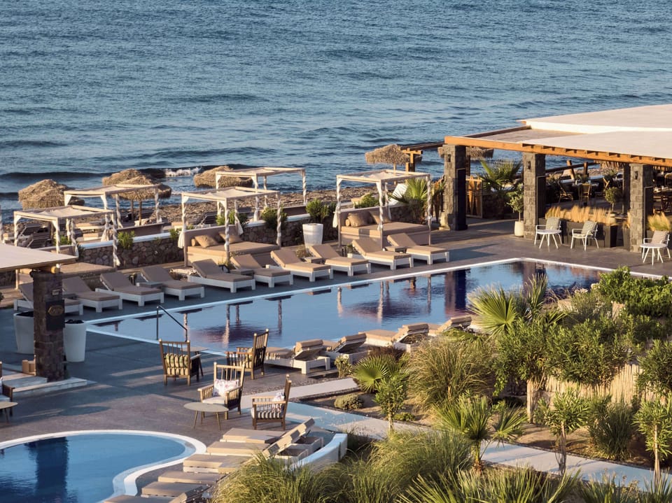 4 outdoor pools