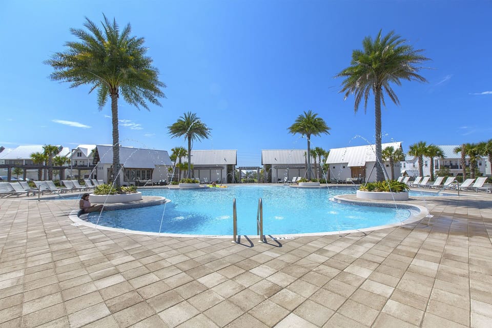 Prominence-Community-Pool
