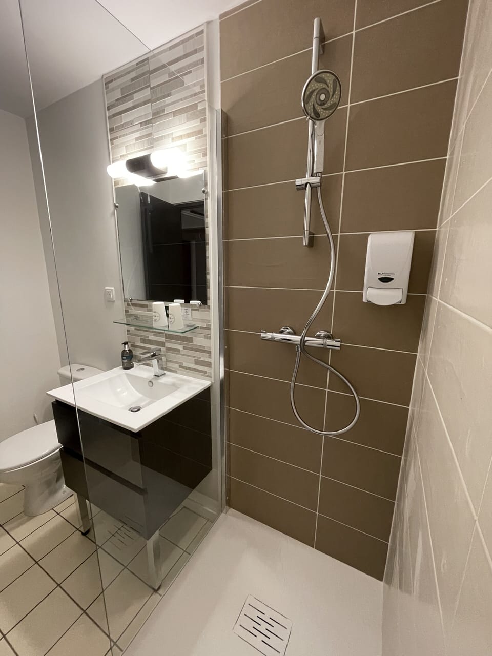 Double Room | Bathroom | Hair dryer, towels