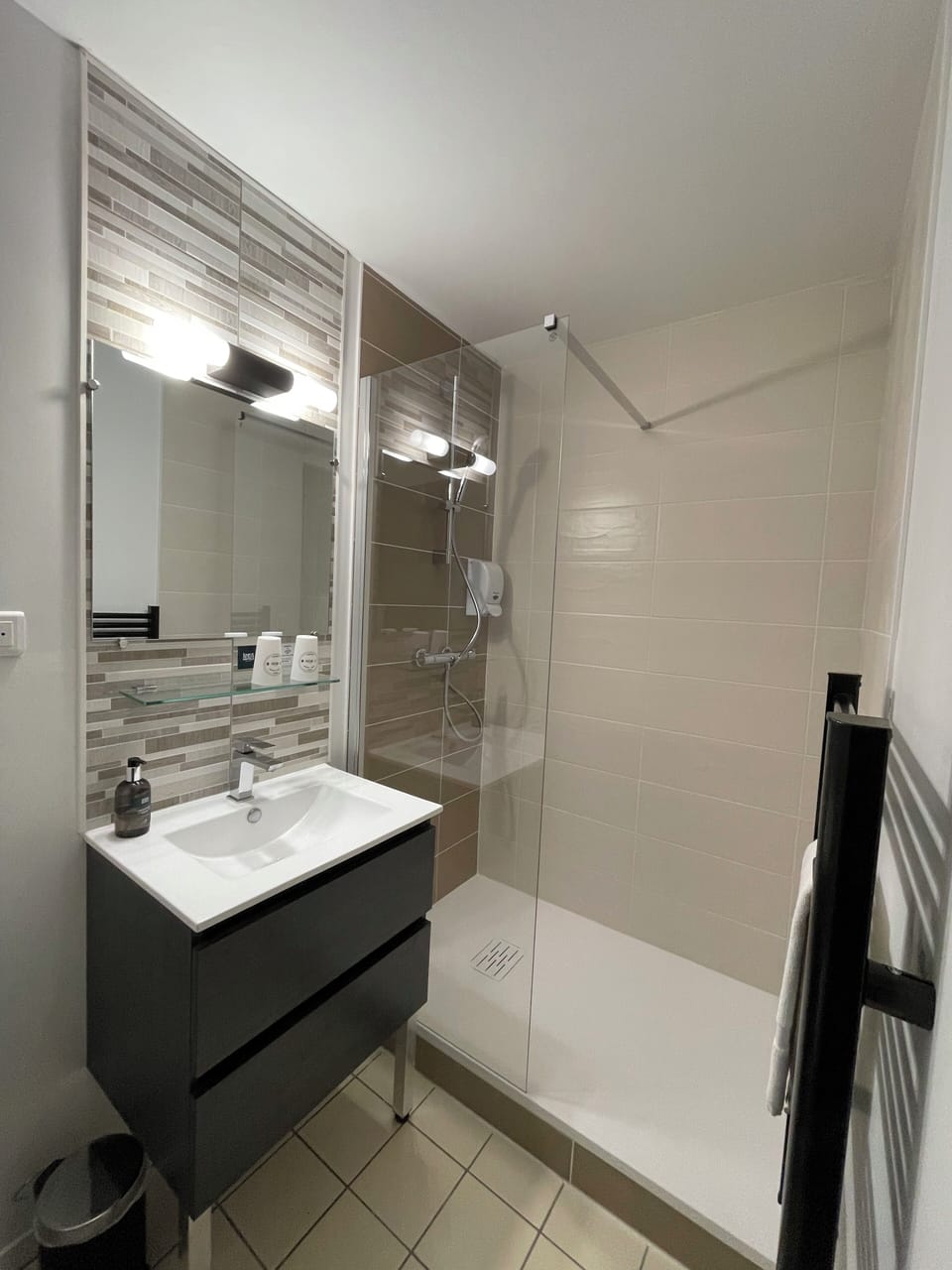Hair dryer, towels