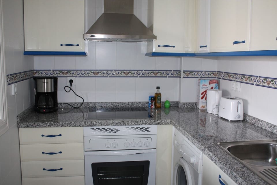 Zapholiday - 2099 - Apartment for rent at Golf La Duquesa, Costa del Sol - kitchen