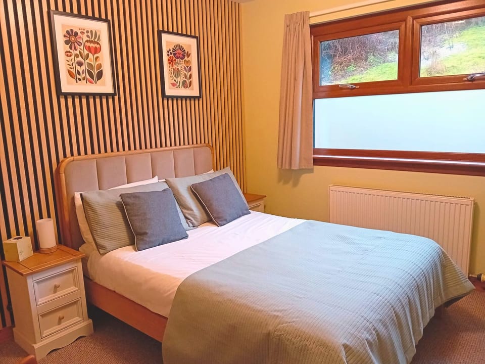 In-room safe, free WiFi, bed sheets