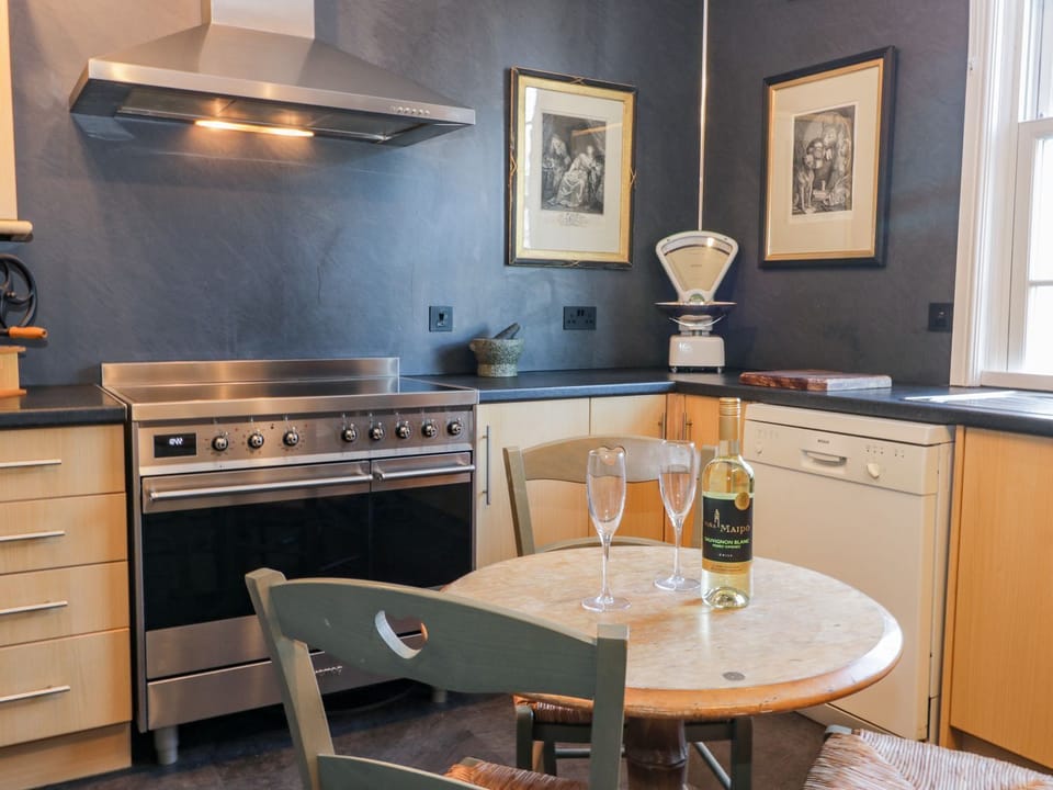 Cottage | Interior