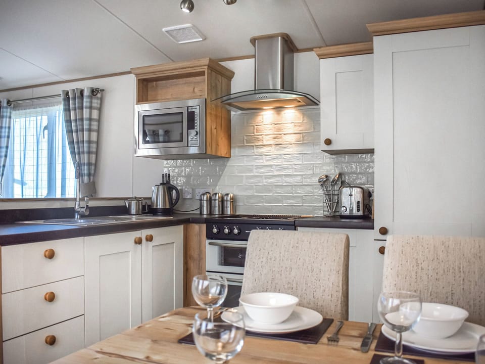 Dining Area | Everard - Flask Country Lodges, Robin Hood&rsquo;s Bay