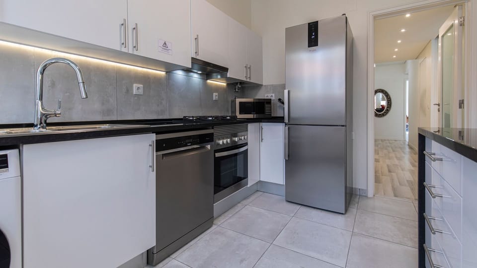 A bright, fully equipped kitchen with modern appliances and everything you need for effortless meals at home.
#portugal #Pt #lisboa #LovelyStay #CityStay