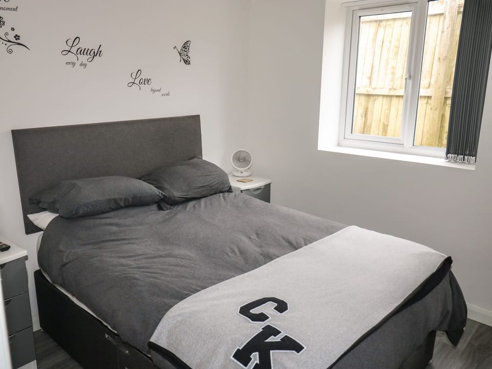 Cottage | 2 bedrooms, individually decorated, individually furnished, free WiFi