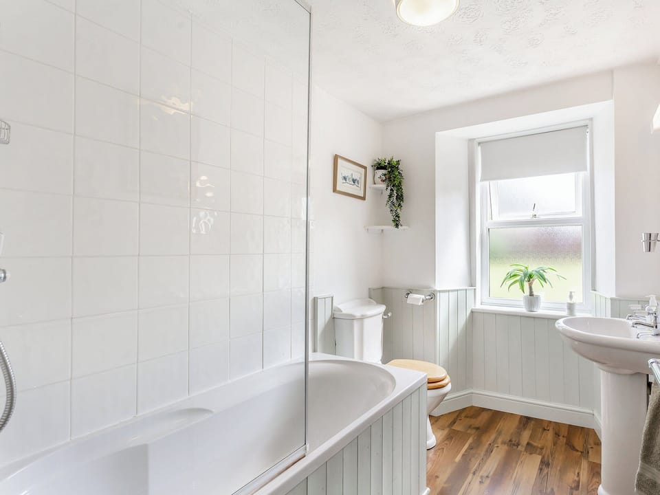 Bathroom | Holly Tree Cottage, Tain