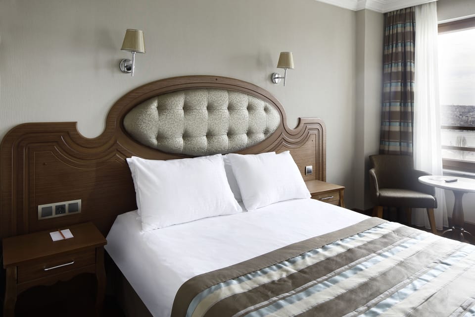 Superior Room, Sea View | Minibar, in-room safe, desk, soundproofing