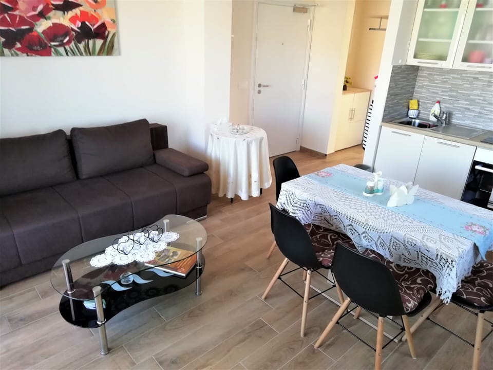 living room , kitchen