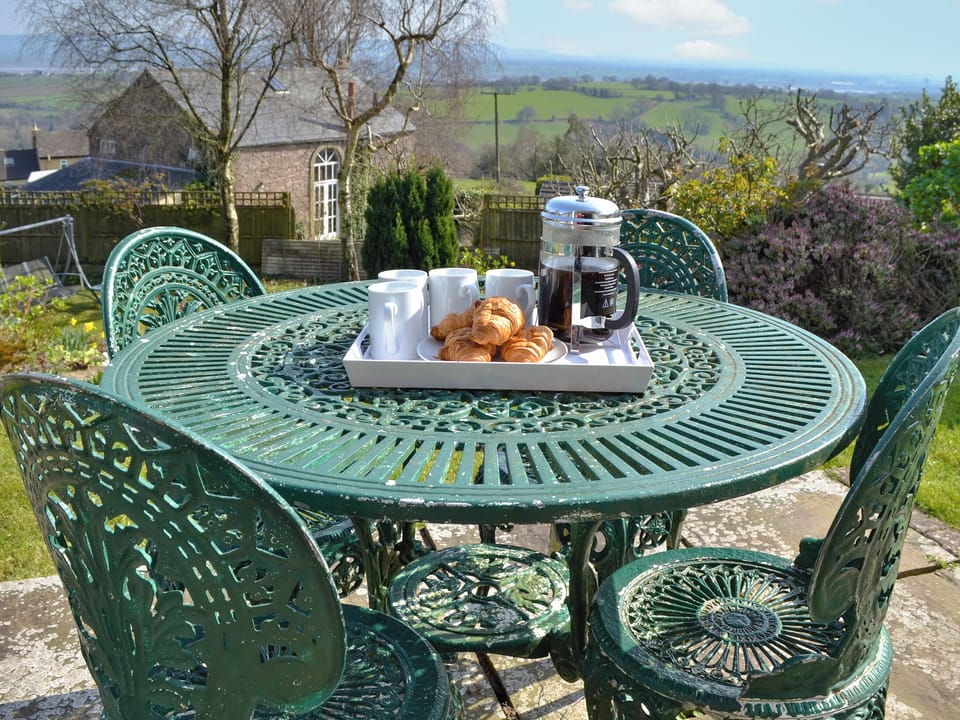 Sitting-out-area | Rivendell, Blakeney Hill, near Lydney, Forest of Dean