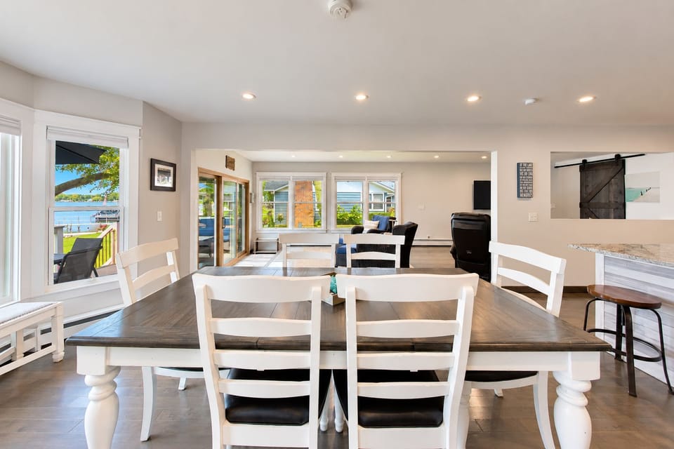 Dining Seating