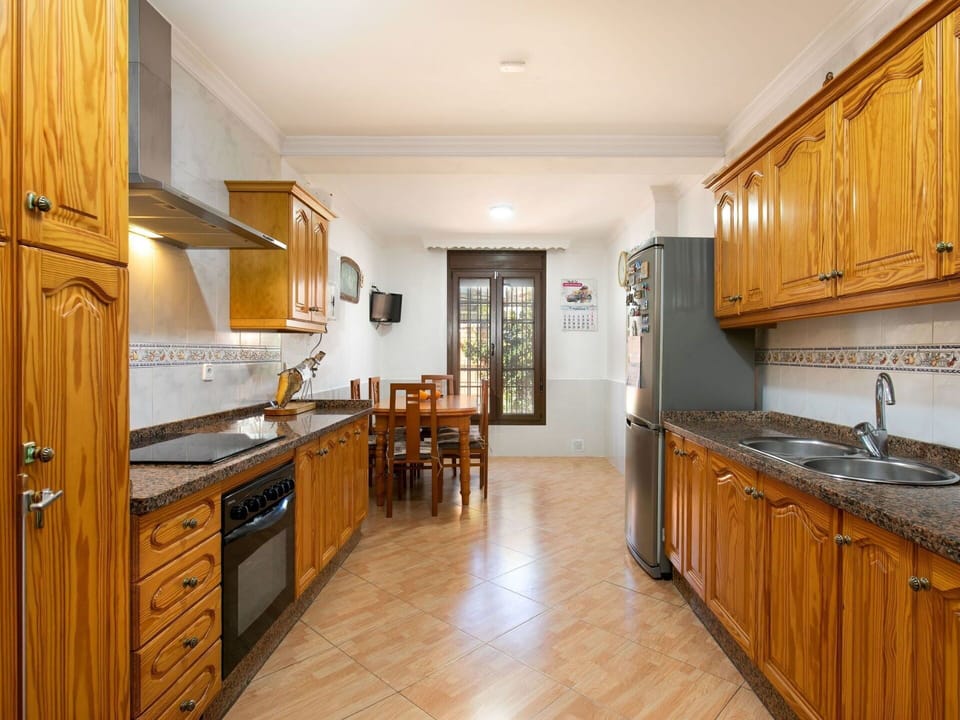 Wood, Flooring, Kitchen, Cabinetry, Furniture, Interior Design, Floor, Ceiling, Countertop, Home