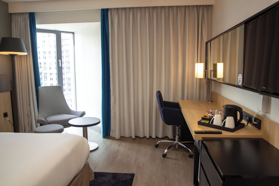 Superior Room, 1 Queen Bed | Hypo-allergenic bedding available, minibar, in-room safe, desk