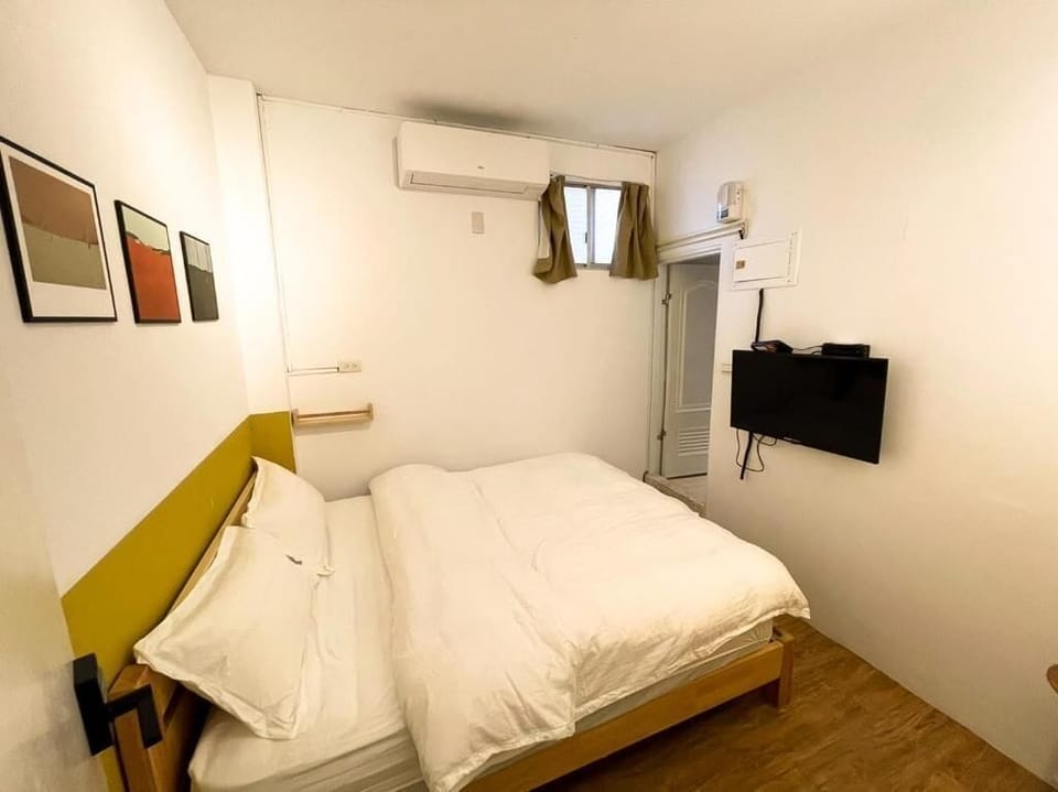 Down comforters, free WiFi