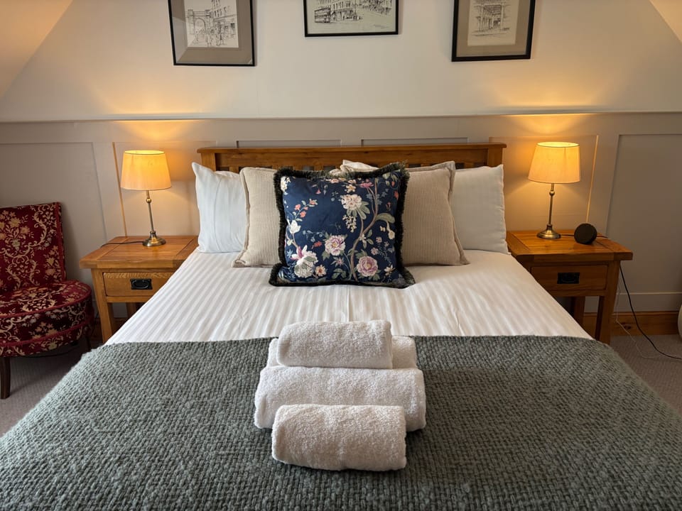 2 bedrooms, WiFi (free), bed sheets