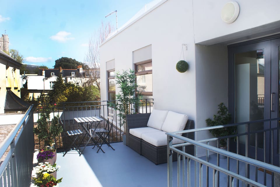 Communal seating area for guests to enjoy