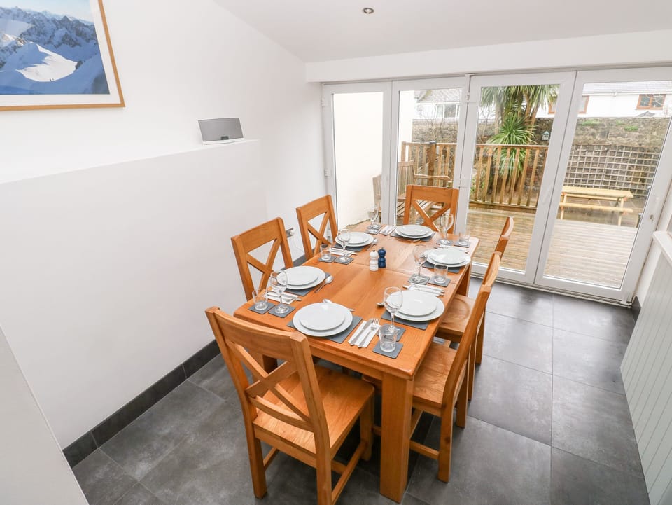 Cottage | Private kitchen | Fridge, microwave, dishwasher, electric kettle