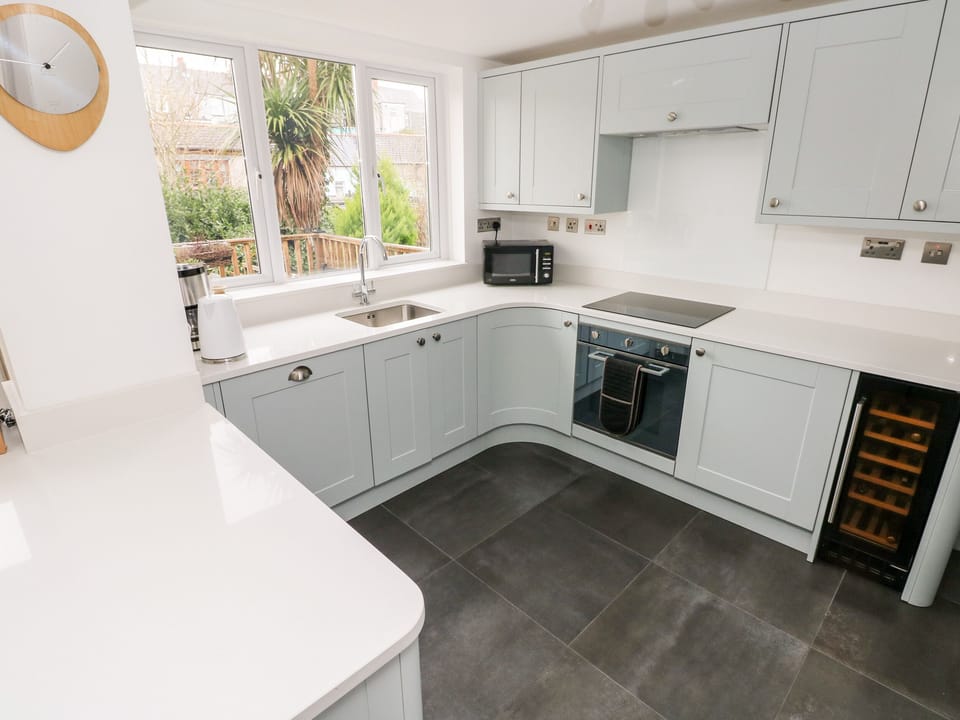 Cottage | Private kitchen | Fridge, microwave, dishwasher, electric kettle