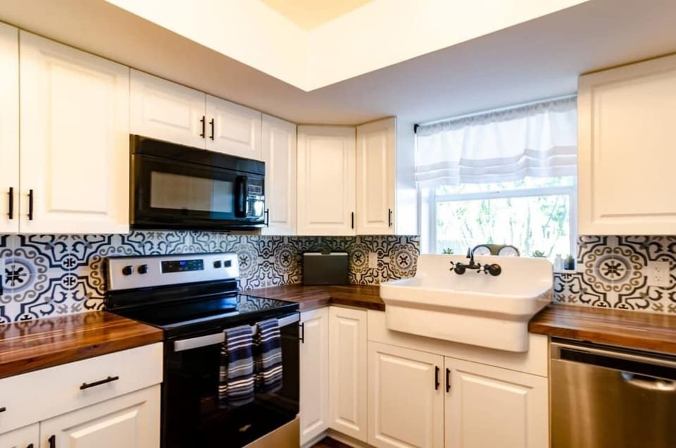 Renovated kitchen, new appliances