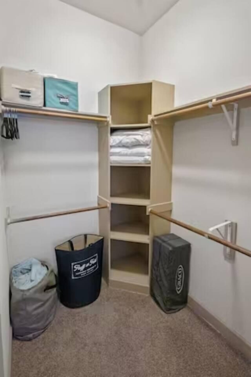 Store your items neatly with built‑in storage, laundry baskets, and cabinet space.