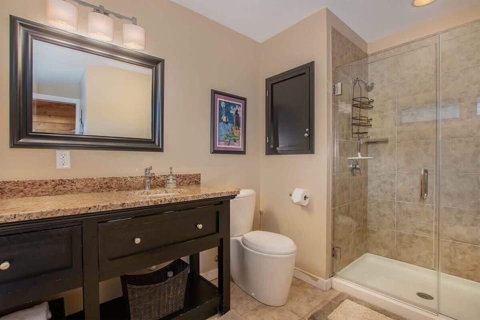 Bathroom 2. Upper Level. Shower. En Suite Bedroom 1.